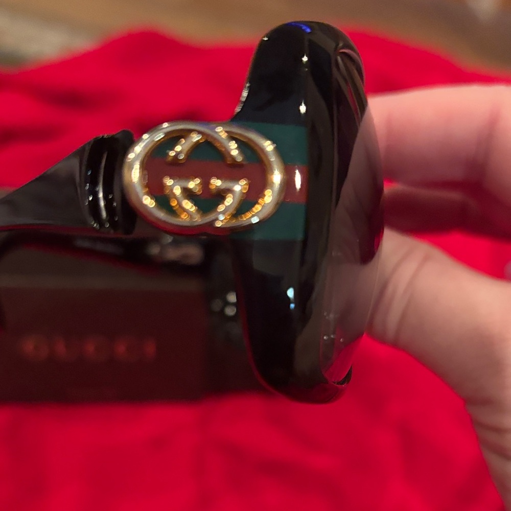 Gucci Glossy Black Sunglasses - Picture 2 of 4